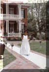 Flower girl.jpg (133075 bytes)